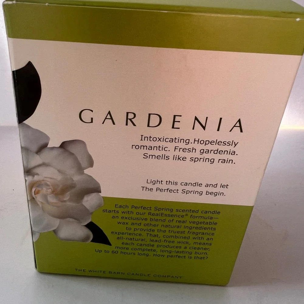 White Barn Gardenia The Perfect Spring Scented Candle 10oz Green Glass Jar Boxed